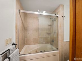 4538 Somerset Drive SE, Bellevue WA 98006