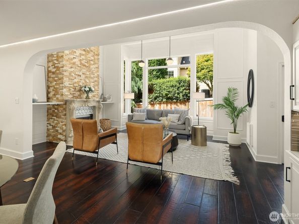 1400 Bellevue Way SE 4, Bellevue WA 98004