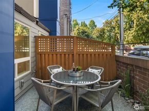 512 10th Avenue E 3, Seattle WA 98102