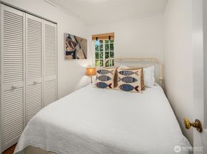 27704 Manzanita Beach Road SW, Vashon WA 98070