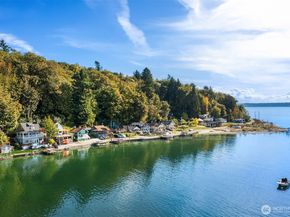 27704 Manzanita Beach Road SW, Vashon WA 98070