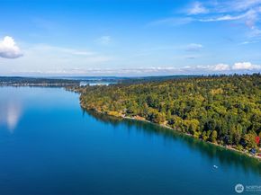 27704 Manzanita Beach Road SW, Vashon WA 98070