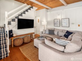 27704 Manzanita Beach Road SW, Vashon WA 98070