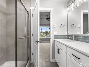 16823 Alder Way E6, Lynnwood WA 98037