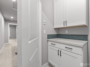 16823 Alder Way E6, Lynnwood WA 98037