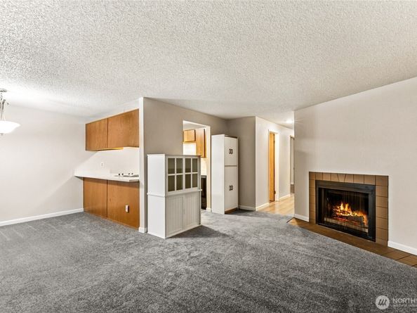 19855 25th Avenue NE 210, Shoreline WA 98155