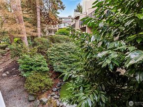 19855 25th Avenue NE 210, Shoreline WA 98155