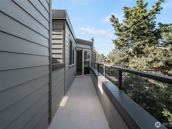 6055 35th Avenue SW 308, Seattle WA 98126