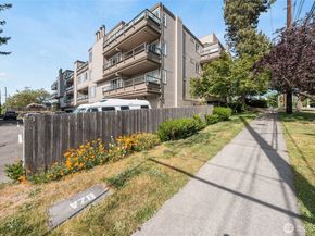 6055 35th Avenue SW 308, Seattle WA 98126