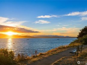 4030 Beach Drive SW, Seattle WA 98116