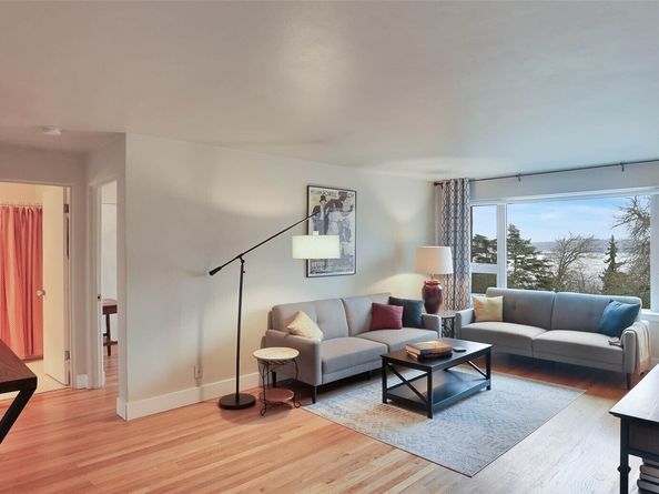 530 W Olympic Place 304, Seattle WA 98119