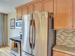 530 W Olympic Place 304, Seattle WA 98119