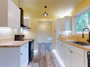 21246 15th Avenue S, Des Moines WA 98198