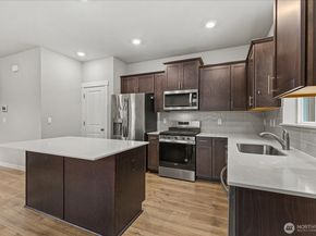 1907 S 301st Court, Federal Way WA 98003