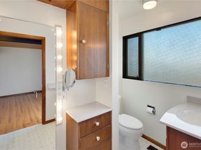 3653 W Commodore Way, Seattle WA 98199