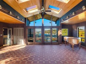 3653 W Commodore Way, Seattle WA 98199