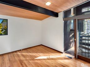 3653 W Commodore Way, Seattle WA 98199