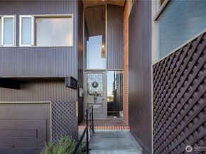 3653 W Commodore Way, Seattle WA 98199