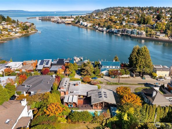 3653 W Commodore Way, Seattle WA 98199