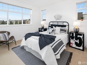 3048 39th Avenue W, Seattle WA 98199