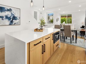 723 18th Avenue, Seattle WA 98122