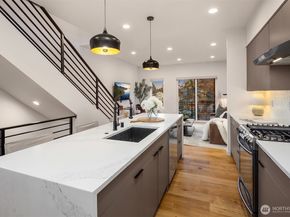 9709 Roosevelt Way NE A, Seattle WA 98115