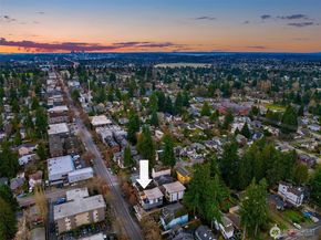 9709 Roosevelt Way NE A, Seattle WA 98115