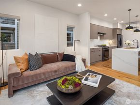 9709 Roosevelt Way NE A, Seattle WA 98115