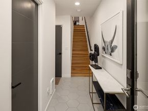 9709 Roosevelt Way NE A, Seattle WA 98115