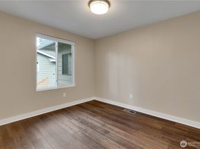 32417 29th Avenue SW, Federal Way WA 98023