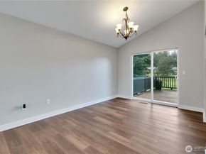 32417 29th Avenue SW, Federal Way WA 98023