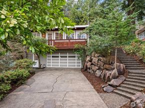 10723 24th Avenue NE, Seattle WA 98125