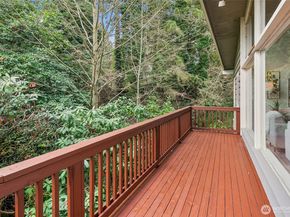 10723 24th Avenue NE, Seattle WA 98125