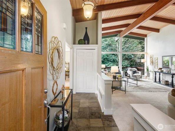 10723 24th Avenue NE, Seattle WA 98125