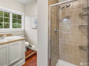 10723 24th Avenue NE, Seattle WA 98125