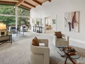 10723 24th Avenue NE, Seattle WA 98125