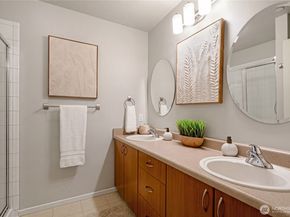 18258 NE 96th Way 103, Redmond WA 98052