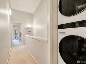 18258 NE 96th Way 103, Redmond WA 98052