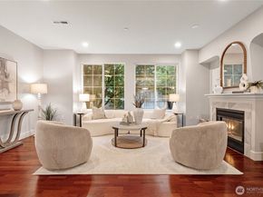 18258 NE 96th Way 103, Redmond WA 98052