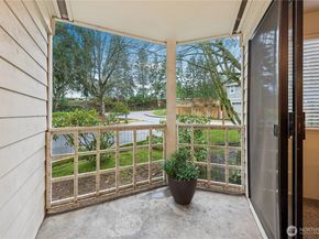 700 N 160th Street A110, Shoreline WA 98133