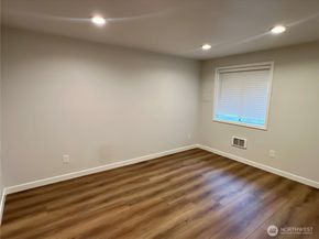 526 S 323rd Place 11F, Federal Way WA 98003