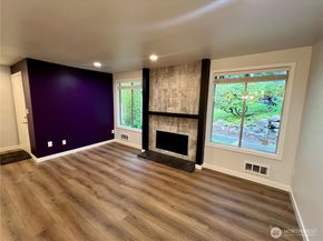 526 S 323rd Place 11F, Federal Way WA 98003