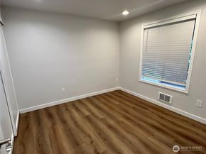 526 S 323rd Place 11F, Federal Way WA 98003