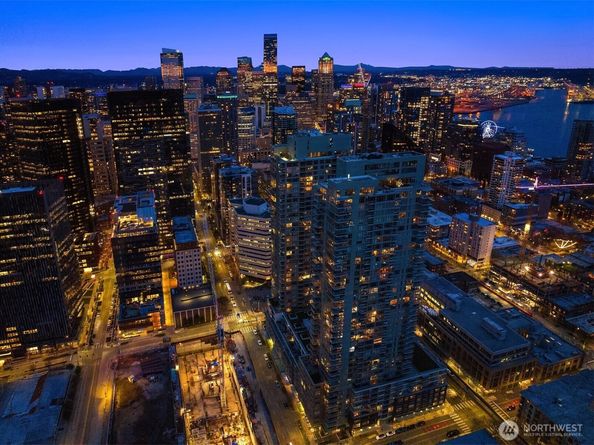 588 Bell Street 214S, Seattle WA 98121