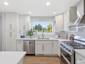 2713 NE 23rd Place, Renton WA 98056