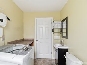 2713 NE 23rd Place, Renton WA 98056