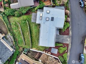 13901 Somerset Lane SE, Bellevue WA 98006