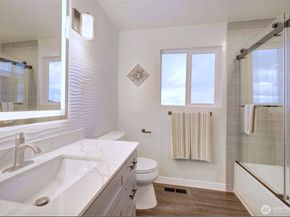 13901 Somerset Lane SE, Bellevue WA 98006