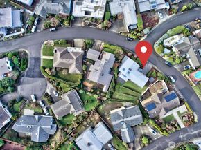 13901 Somerset Lane SE, Bellevue WA 98006