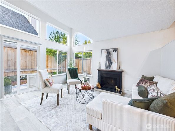 8424 25th Avenue SW C, Seattle WA 98106